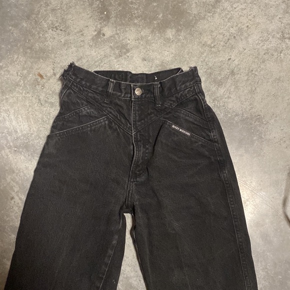 Rocky Mountain Jeans - Picture 2 of 6